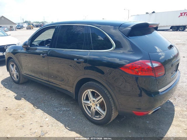 45688628 :رقم المزاد ، WP1AA2A24DLA06822 vin ، 2013 Porsche Cayenne مزاد بيع