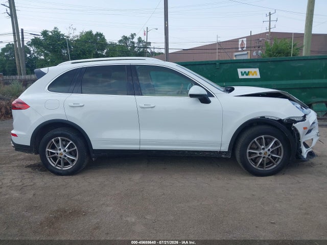 45688640 :رقم المزاد ، WP1AA2A22GKA37013 vin ، 2016 Porsche Cayenne مزاد بيع