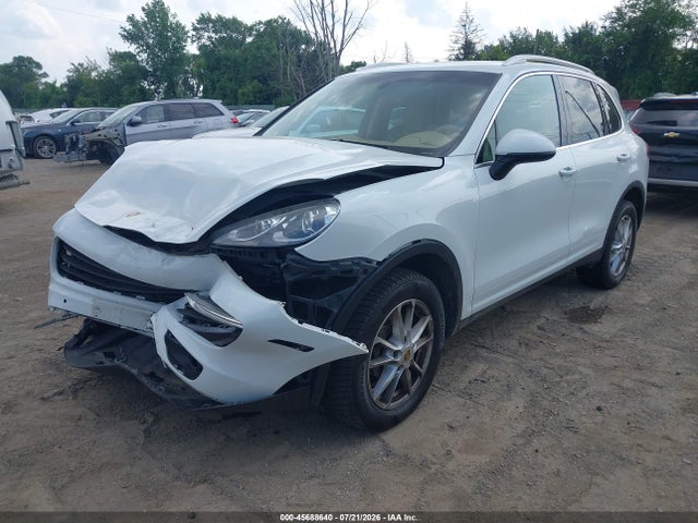 45688640 :رقم المزاد ، WP1AA2A22GKA37013 vin ، 2016 Porsche Cayenne مزاد بيع