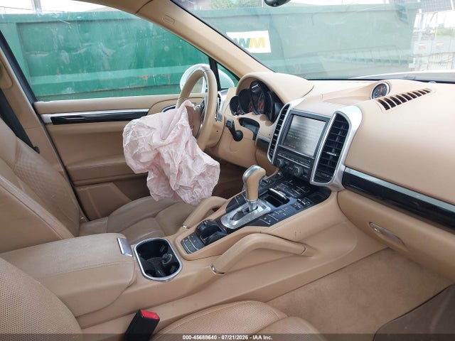 45688640 :رقم المزاد ، WP1AA2A22GKA37013 vin ، 2016 Porsche Cayenne مزاد بيع