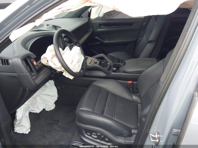 45688787 :رقم المزاد ، WP1AG2AY2TDA25137 vin ، 2026 Porsche Cayenne Gts مزاد بيع