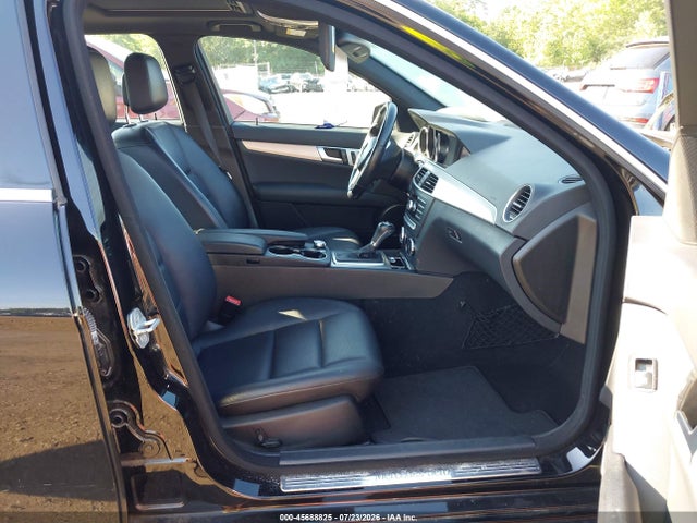 45688825 :رقم المزاد ، WDDGF8AB0DR284393 vin ، 2013 Mercedes-benz C 300 Sport 4matic مزاد بيع