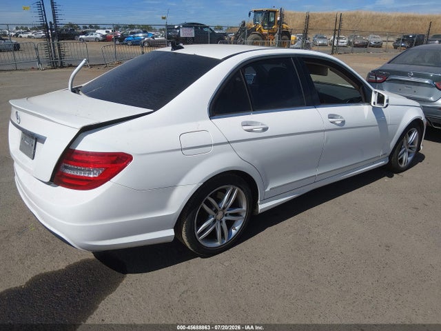 Продажа на аукционе авто 2014 Mercedes-benz C 250 Sport, vin: WDDGF4HB2ER312016, номер лота: 45688863