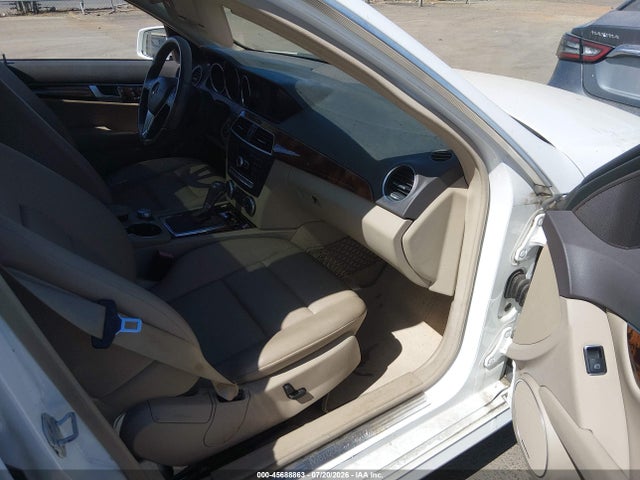 Продажа на аукционе авто 2014 Mercedes-benz C 250 Sport, vin: WDDGF4HB2ER312016, номер лота: 45688863