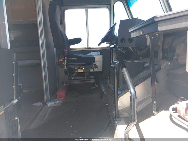 Ford F-59 Commercial Stripped 2016 1F65F5KY2G0A00423 Image 7