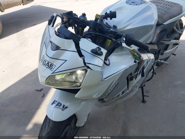 45688985 :رقم المزاد ، JH2PC37026M305845 vin ، 2006 Honda Cbr600 Rr مزاد بيع
