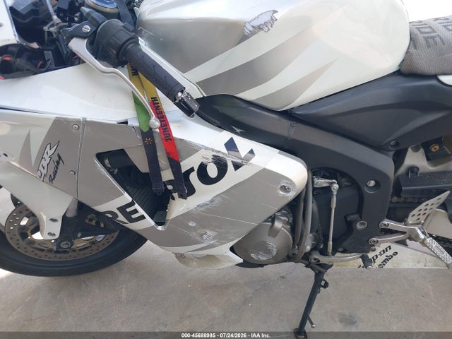 45688985 :رقم المزاد ، JH2PC37026M305845 vin ، 2006 Honda Cbr600 Rr مزاد بيع