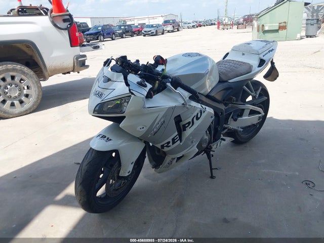 45688985 :رقم المزاد ، JH2PC37026M305845 vin ، 2006 Honda Cbr600 Rr مزاد بيع