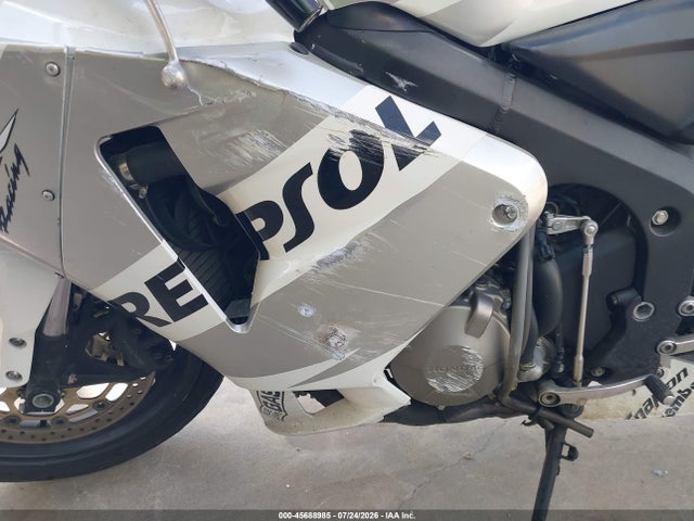 45688985 :رقم المزاد ، JH2PC37026M305845 vin ، 2006 Honda Cbr600 Rr مزاد بيع