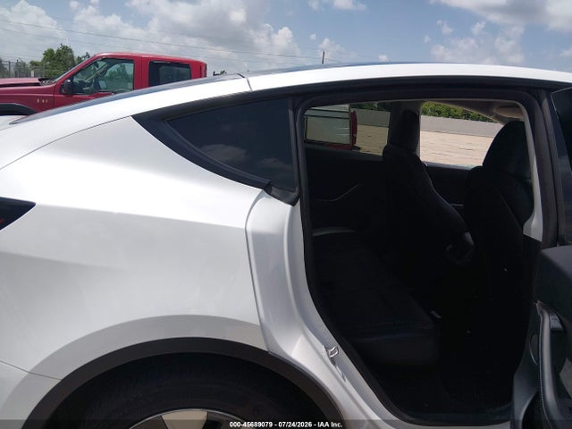 2023 Tesla Model Y Awd/long Range Dual Motor All-wheel Drive მანქანა იყიდება აუქციონზე, vin: 7SAYGDEE4PA119532, აუქციონის ნომერი: 45689079