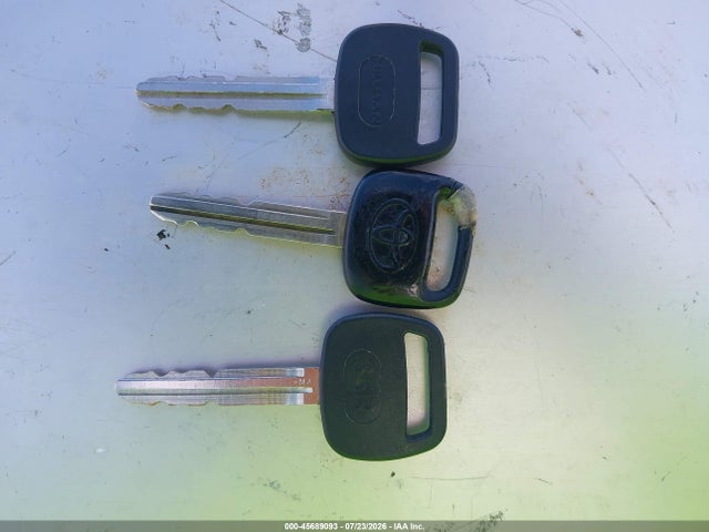 45689093 :رقم المزاد ، 1NXBR12E0YZ379191 vin ، 2000 Toyota Corolla Le مزاد بيع
