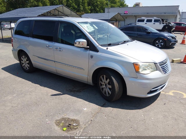 2011 Chrysler Town & Country Touring-l მანქანა იყიდება აუქციონზე, vin: 2A4RR8DG4BR781482, აუქციონის ნომერი: 45689127