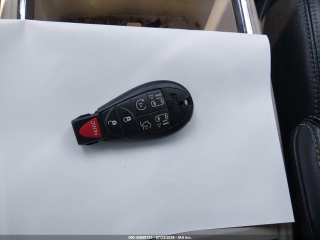 2011 Chrysler Town & Country Touring-l მანქანა იყიდება აუქციონზე, vin: 2A4RR8DG4BR781482, აუქციონის ნომერი: 45689127