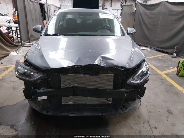 Hyundai Elantra Value Edition 2018 5NPD84LFXJH253347 Image 13