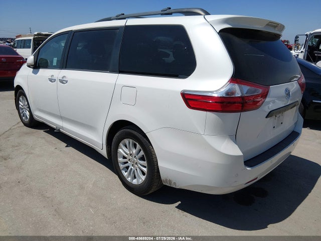 Toyota Sienna Xle 8 Passenger 2017 5TDYZ3DC3HS863169 Image 3