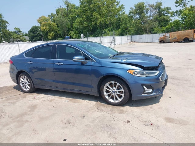 Продажа на аукционе авто 2019 Ford Fusion Energi Titanium, vin: 3FA6P0SU3KR245258, номер лота: 45689209