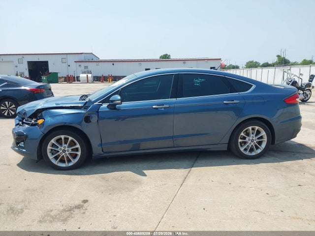 Продажа на аукционе авто 2019 Ford Fusion Energi Titanium, vin: 3FA6P0SU3KR245258, номер лота: 45689209