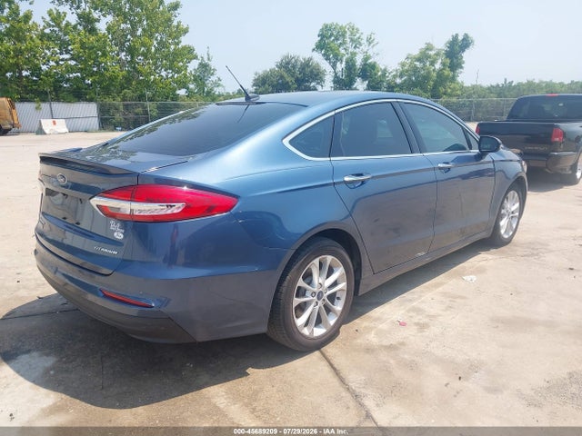 Продажа на аукционе авто 2019 Ford Fusion Energi Titanium, vin: 3FA6P0SU3KR245258, номер лота: 45689209
