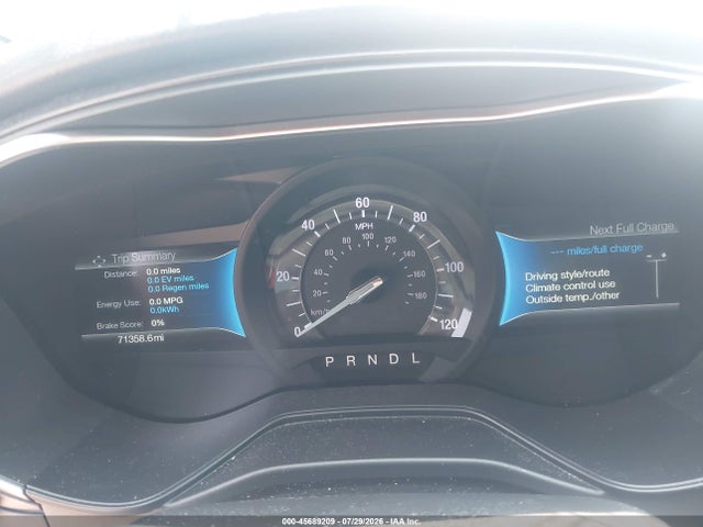 Продажа на аукционе авто 2019 Ford Fusion Energi Titanium, vin: 3FA6P0SU3KR245258, номер лота: 45689209