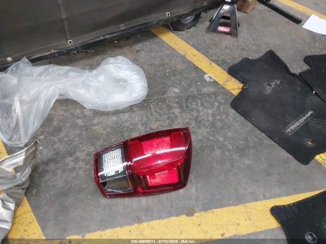 3TMCZ5AN4JM161802 Toyota Tacoma Sr V6