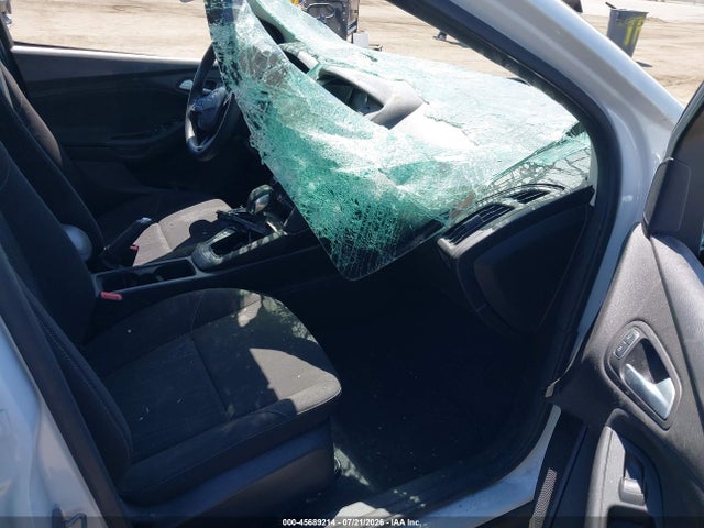 1FADP3FE7JL241626 Ford FOCUS SE
