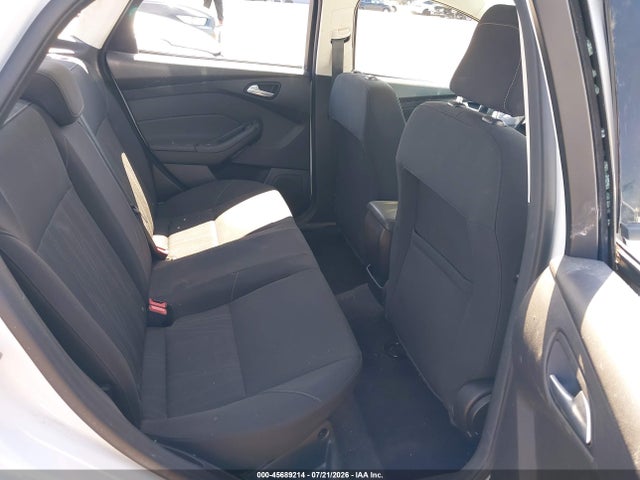1FADP3FE7JL241626 Ford FOCUS SE