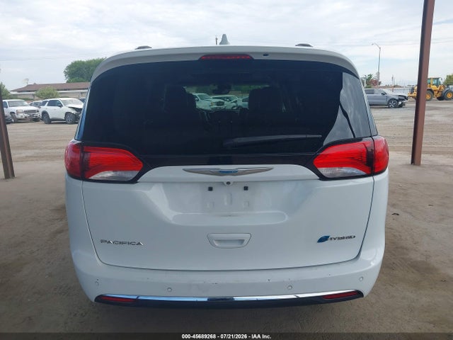 Chrysler Pacifica Hybrid Limited 2018 2C4RC1N72JR183404 Image 16