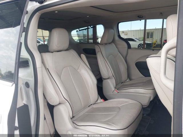 Chrysler Pacifica Hybrid Limited 2018 2C4RC1N72JR183404 Image 8