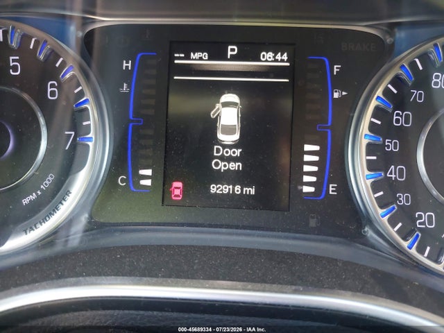 Chrysler 200 Limited 2015 1C3CCCABXFN554409 Image 15