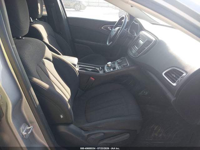 Chrysler 200 Limited 2015 1C3CCCABXFN554409 Image 5