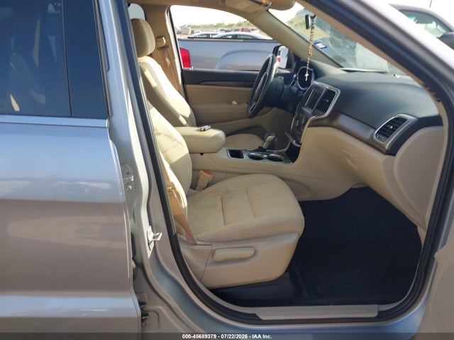 1C4RJEAGXJC168421 Jeep Grand Cherokee Laredo 4x2