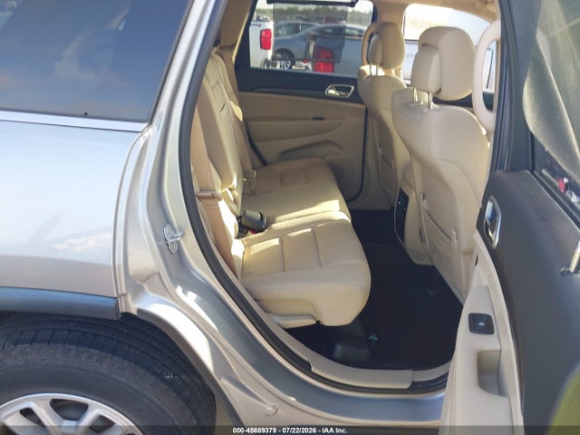 1C4RJEAGXJC168421 Jeep Grand Cherokee Laredo 4x2