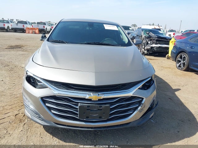 1G1ZD5ST0NF160828 Chevrolet Malibu Fwd Lt