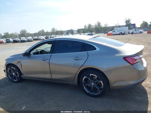 1G1ZD5ST0NF160828 Chevrolet Malibu Fwd Lt