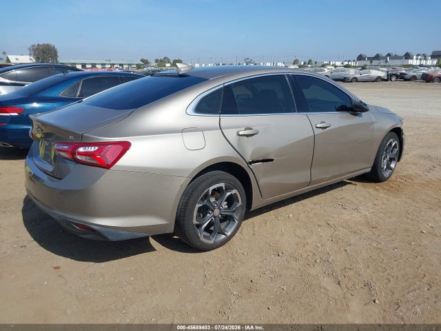 1G1ZD5ST0NF160828 Chevrolet Malibu Fwd Lt