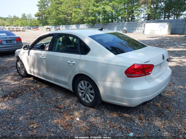 2015 Volkswagen Passat 1.8t Wolfsburg Edition მანქანა იყიდება აუქციონზე, vin: 1VWAT7A39FC059940, აუქციონის ნომერი: 45689459