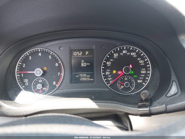 2015 Volkswagen Passat 1.8t Wolfsburg Edition მანქანა იყიდება აუქციონზე, vin: 1VWAT7A39FC059940, აუქციონის ნომერი: 45689459