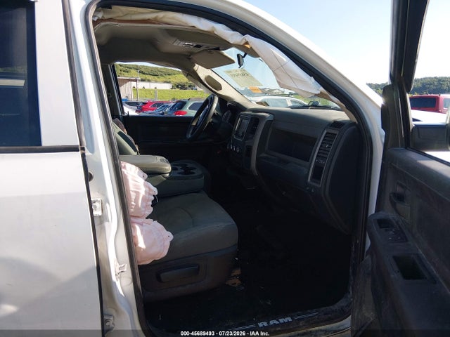 Продажа на аукционе авто 2018 Ram 1500 Express  4x4 5'7 Box, vin: 3C6RR7KTXJG198314, номер лота: 45689493