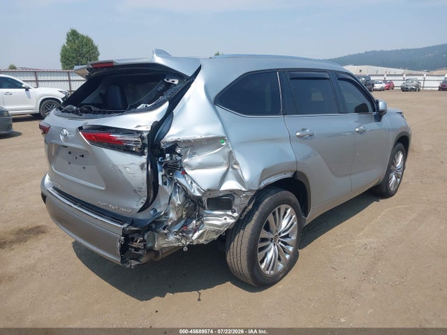 Toyota Highlander Platinum 2023 5TDKDRBH5PS035371 Image 4