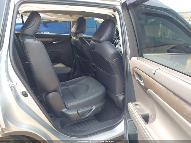 Toyota Highlander Platinum 2023 5TDKDRBH5PS035371 Image 8