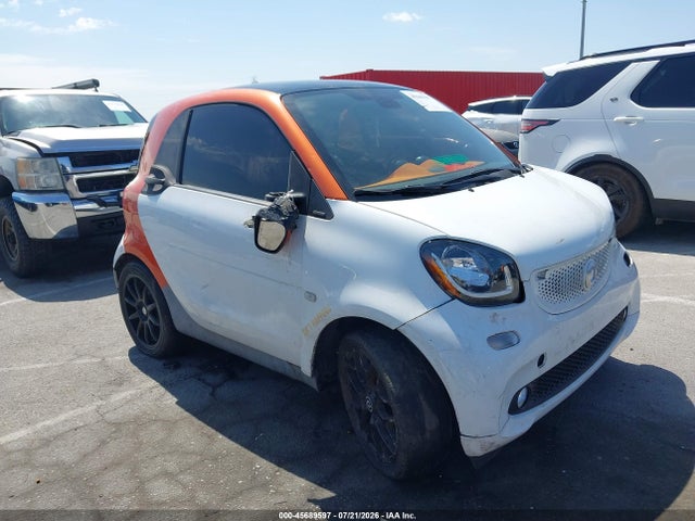 Smart Fortwo Passion 2016 WMEFJ5DA5GK053462 main image