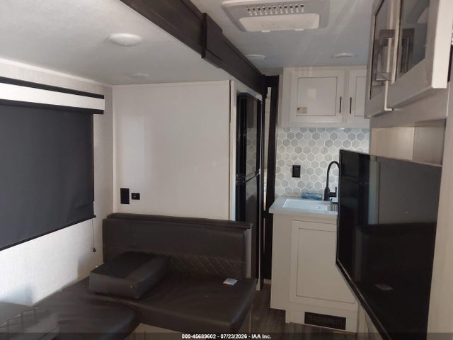 2024 Jayco Other მანქანა იყიდება აუქციონზე, vin: 1UJBB0BP9R1JS0089, აუქციონის ნომერი: 45689602