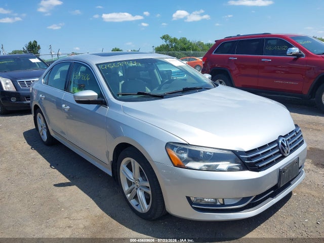Aukcja sprzedaży 2015 Volkswagen Passat 2.0l Tdi Sel Premium, vin: 1VWCV7A38FC032571, numer aukcji: 45689606