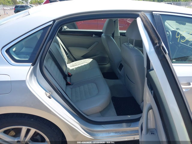 45689606 :رقم المزاد ، 1VWCV7A38FC032571 vin ، 2015 Volkswagen Passat 2.0l Tdi Sel Premium مزاد بيع