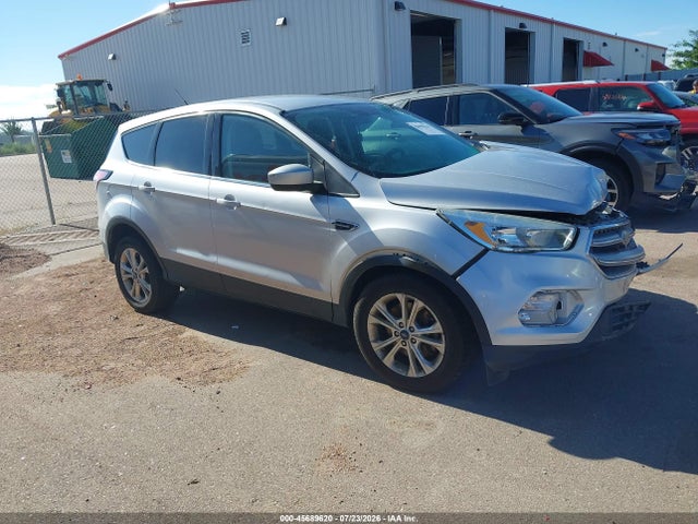 45689620 :رقم المزاد ، 1FMCU9GD3HUE53222 vin ، 2017 Ford Escape Se مزاد بيع