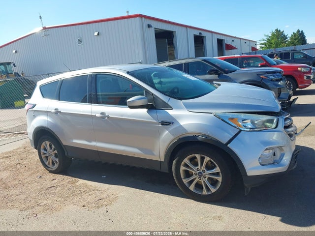 45689620 :رقم المزاد ، 1FMCU9GD3HUE53222 vin ، 2017 Ford Escape Se مزاد بيع
