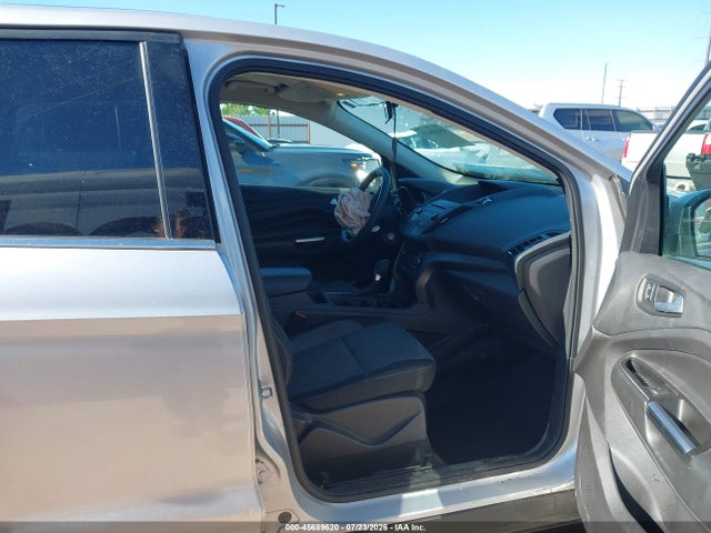 45689620 :رقم المزاد ، 1FMCU9GD3HUE53222 vin ، 2017 Ford Escape Se مزاد بيع