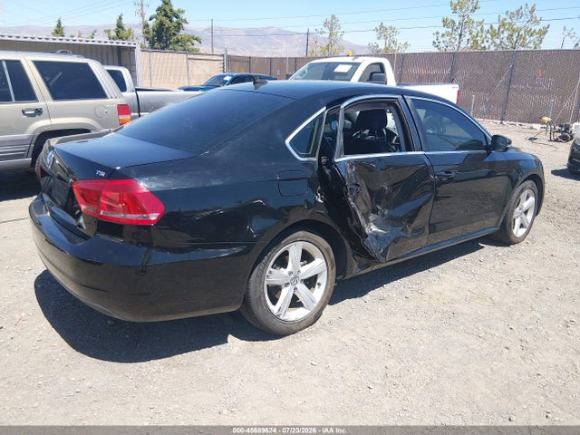 1VWAT7A39EC023115 Volkswagen Passat 1.8t Wolfsburg Edition