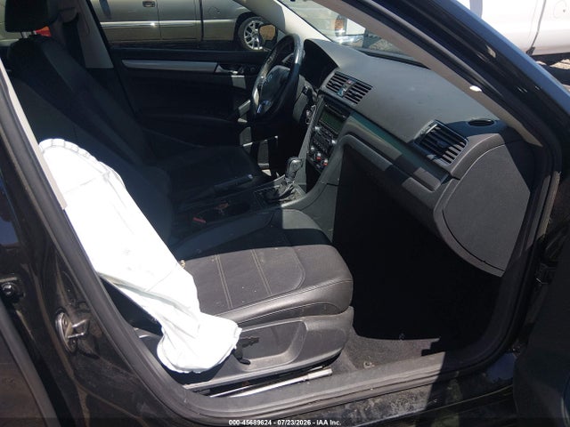 1VWAT7A39EC023115 Volkswagen Passat 1.8t Wolfsburg Edition