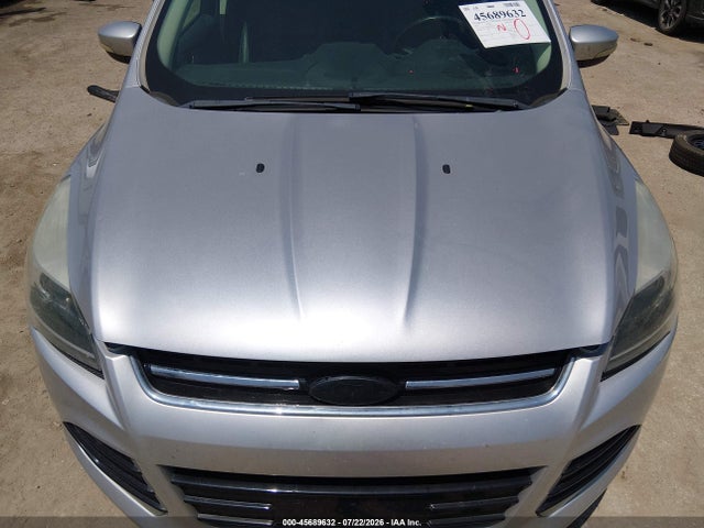 1FMCU9J98FUB60630 Ford Escape Titanium